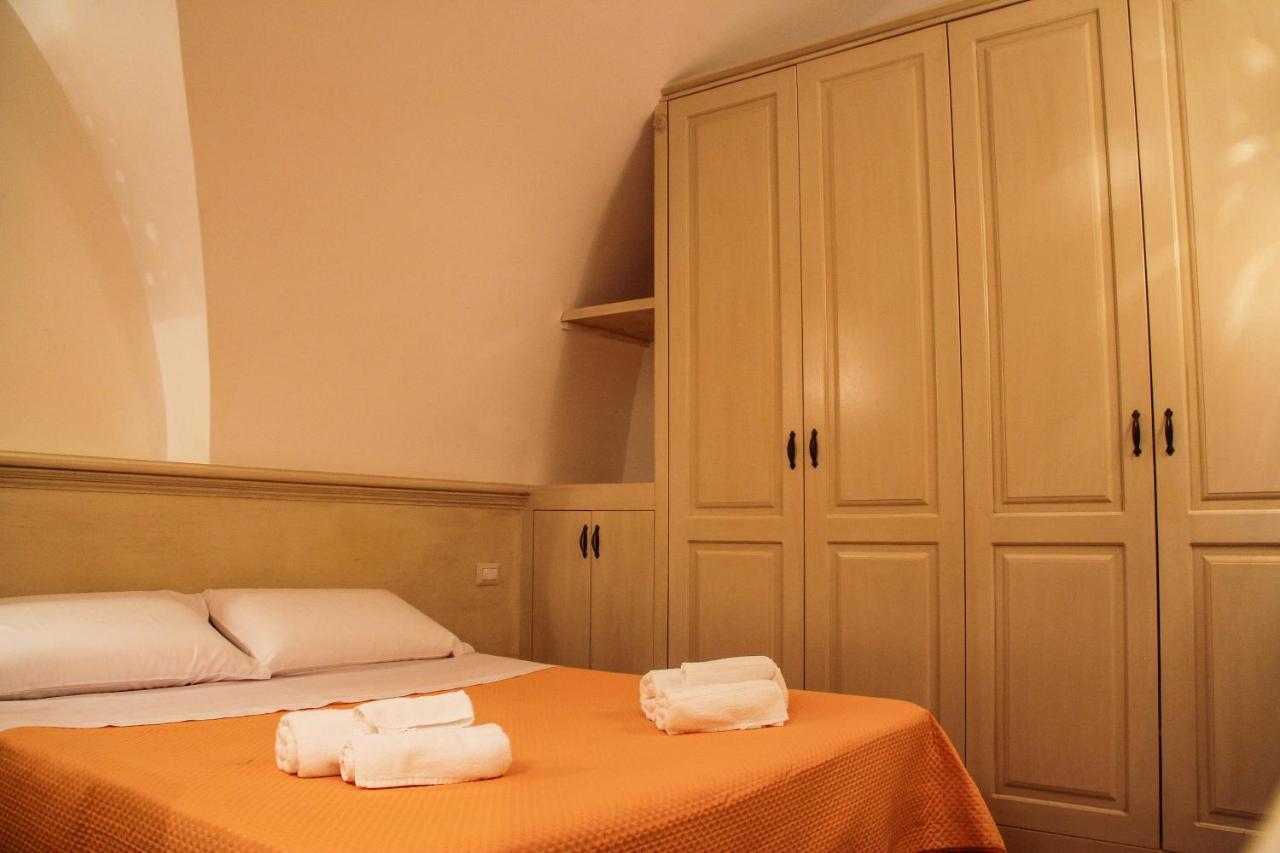 Al Civico 4 Bed & Breakfast Molfetta Exterior photo
