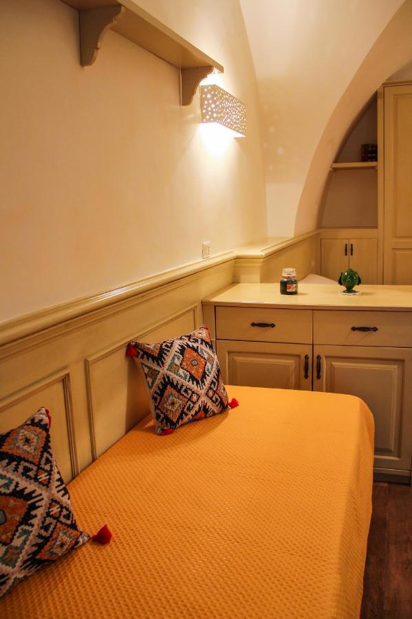 Al Civico 4 Bed & Breakfast Molfetta Exterior photo
